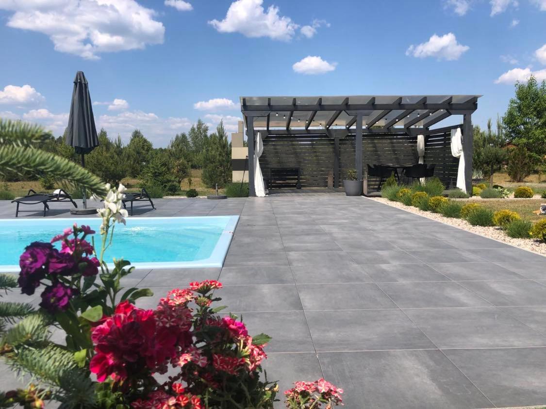 Saskia Dwor & Spa Willa Z Basenem Podmacharce Exterior foto